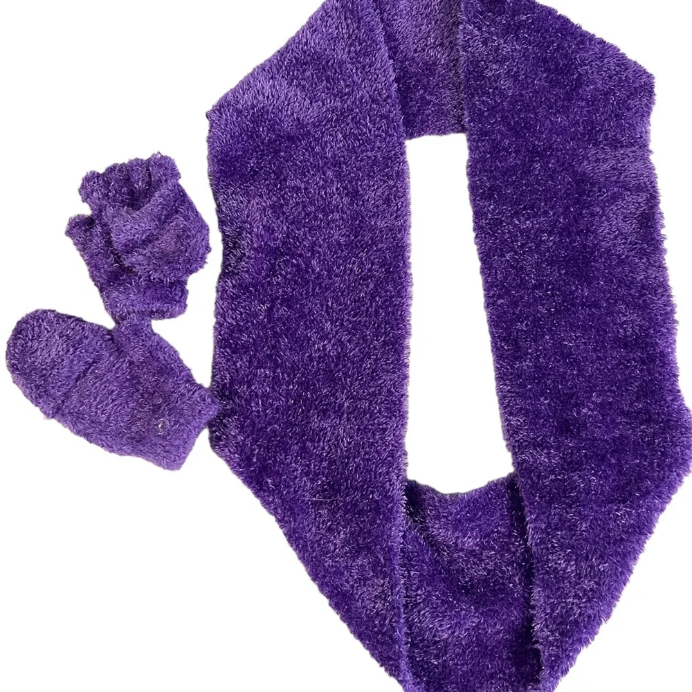 Girls purple infinity scarf w/ matching convertible mittens/gloves